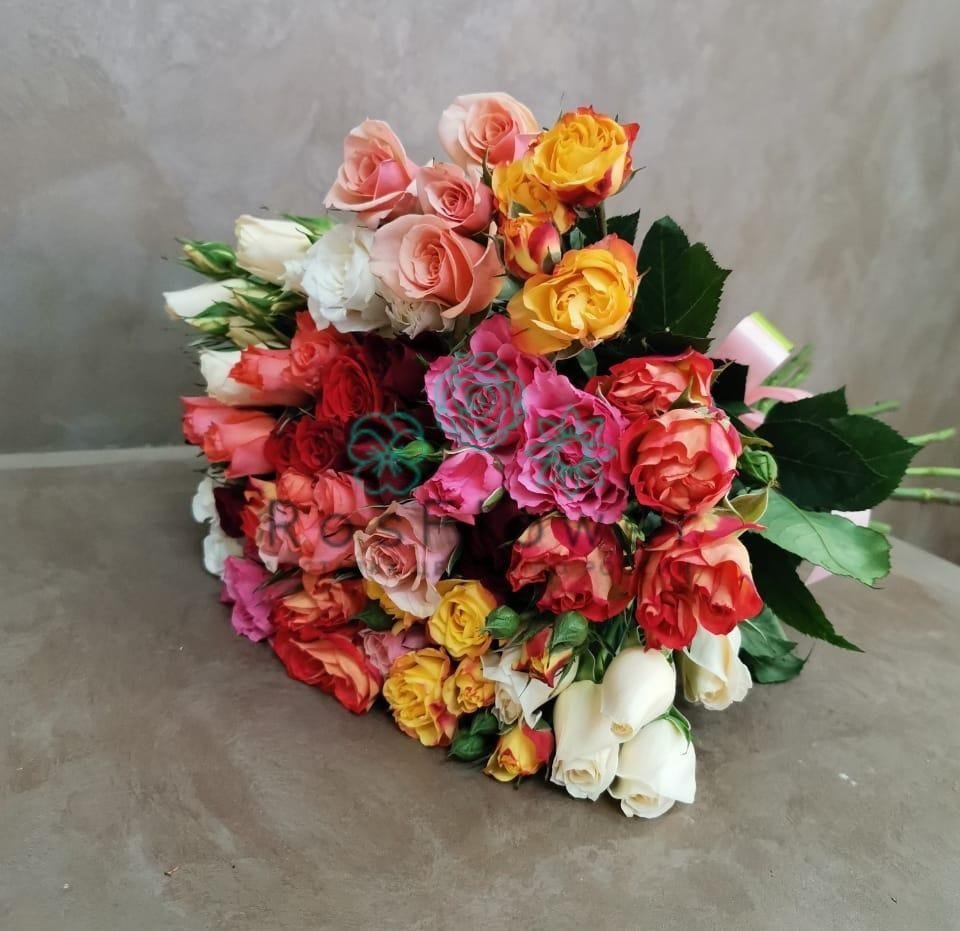 Букет пестрое настроение в Сухиничах Букет цветов из: Розы в Сухиничах