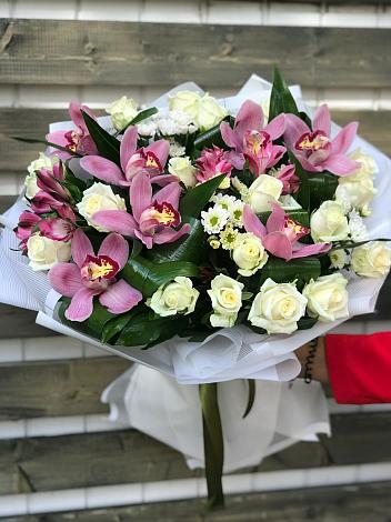 Букет цветов из: Розы и Хризантемы в Сухиничах