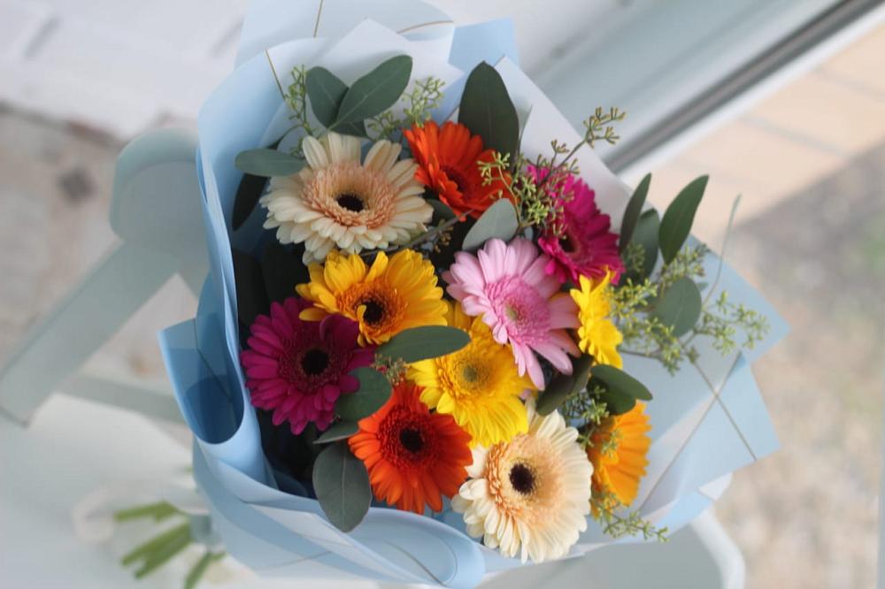 Букет мини герберы в Сухиничах Букет цветов из: Герберы в Сухиничах