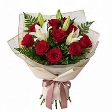 Букет высокая поэзия в Сухиничах Букет цветов из:  Лилии и Розы в Сухиничах