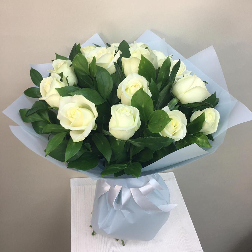 15 Белых роз Проуд в Сухиничах Букет 15 Белых роз Проуд в Сухиничах
