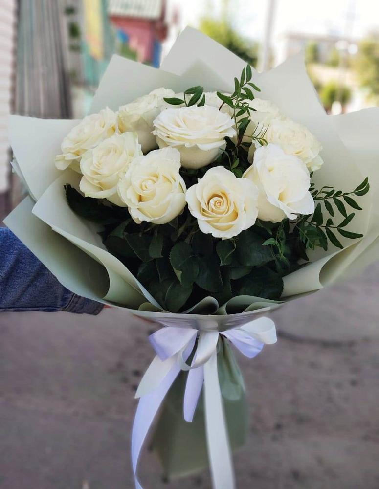 Белые розы Проуд в Сухиничах Букет Белые розы Проуд в Сухиничах