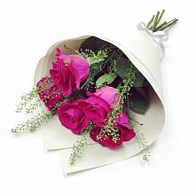 Букет цветов из:  Розы в Сухиничах