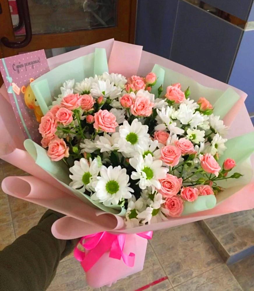 Букет Жемчужная россыпь в Сухиничах Букет цветов из: Розы и Хризантемы в Сухиничах