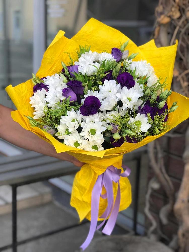 Букет облака в Сухиничах Букет цветов из: Ирисы, Хризантемы и Ромашки в Сухиничах