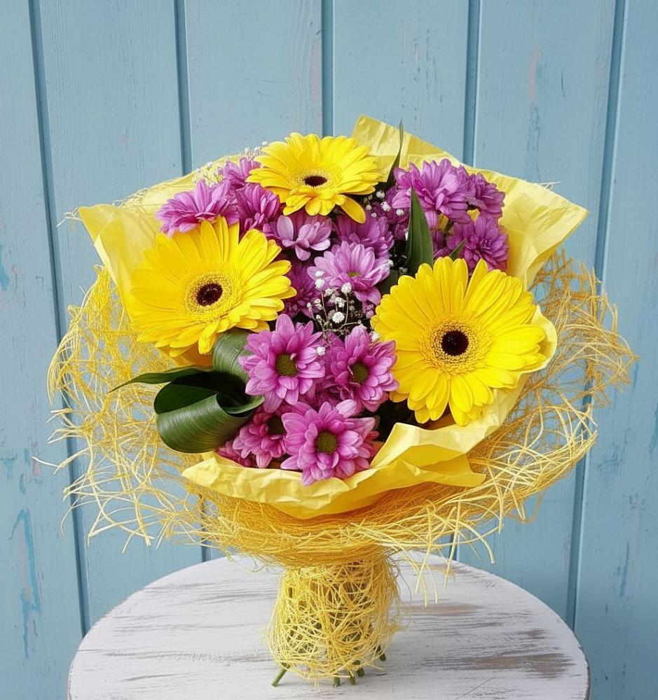 Букет одинокая звезда в Сухиничах Букет цветов из: Хризантемы и Герберы в Сухиничах