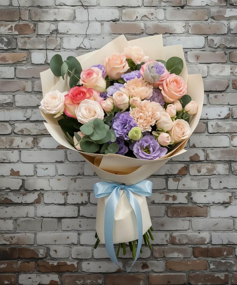 Букет Феерия в Сухиничах Букет цветов из: Розы, Лизиантусы и Гвоздики в Сухиничах