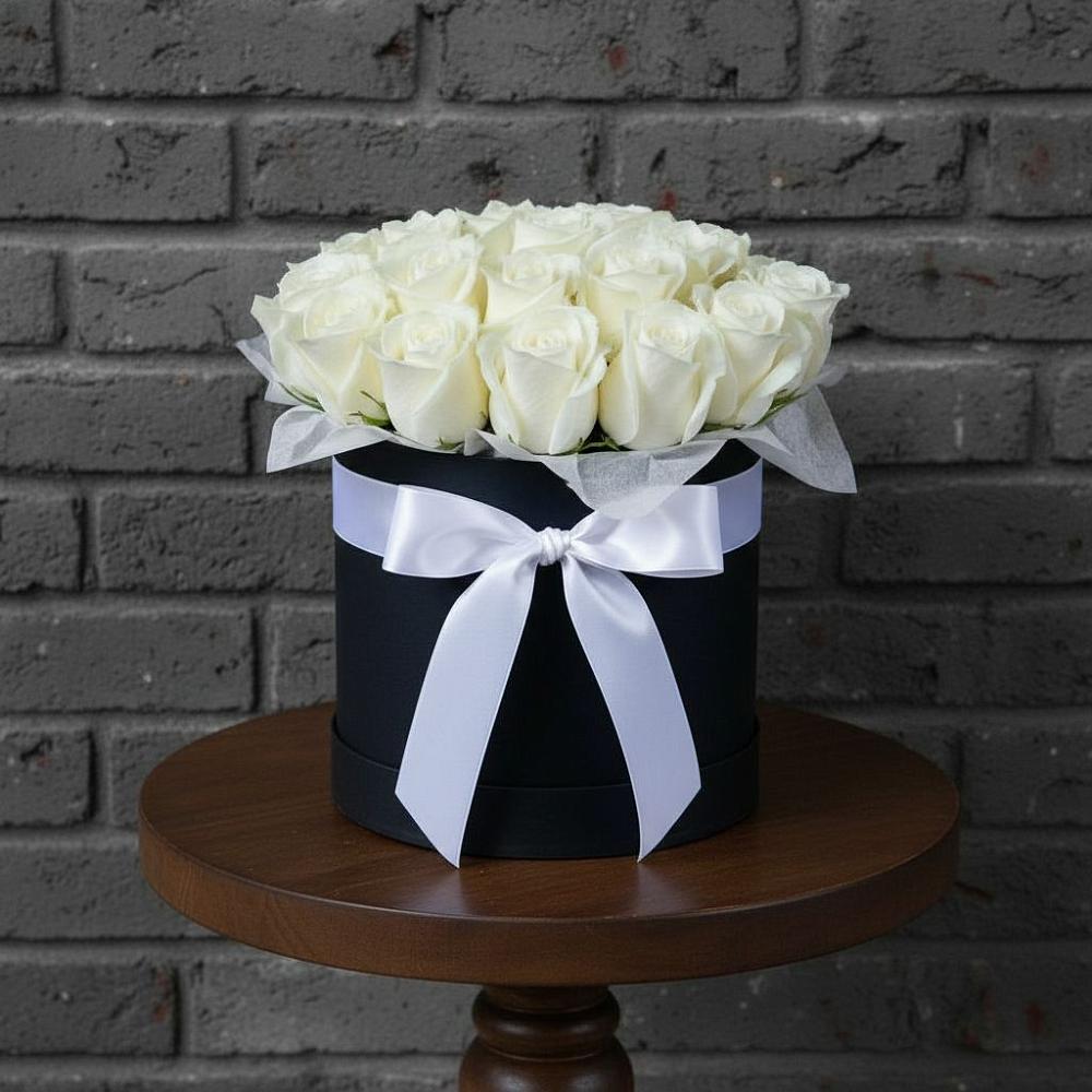 Композиция воздушная нежность в Сухиничах Цветочная композиция из Розы в шляпной коробке в Сухиничах