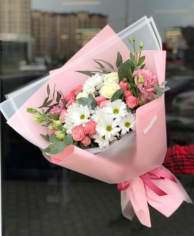 Букет цветов из: Розы, Лизиантусы и Хризантемы в Сухиничах