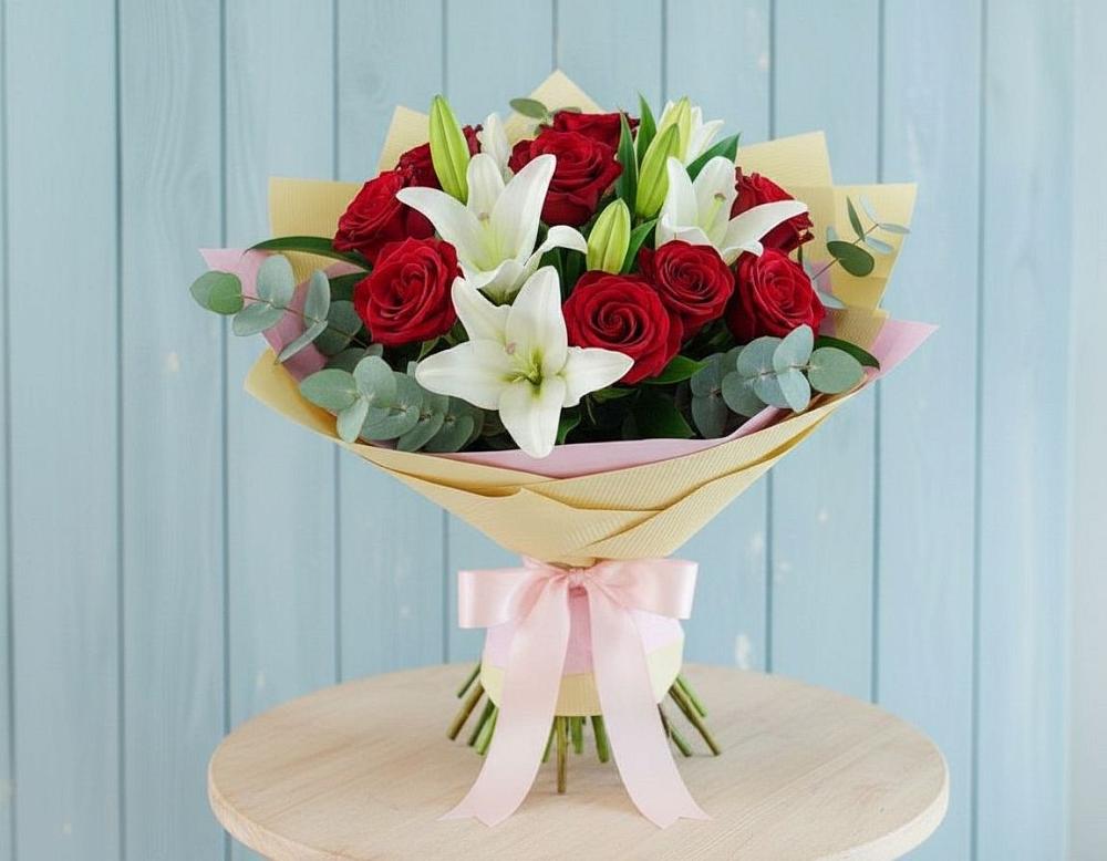 Букет Элегантная гармония в Сухиничах Букет цветов из: Лилии и Розы в Сухиничах